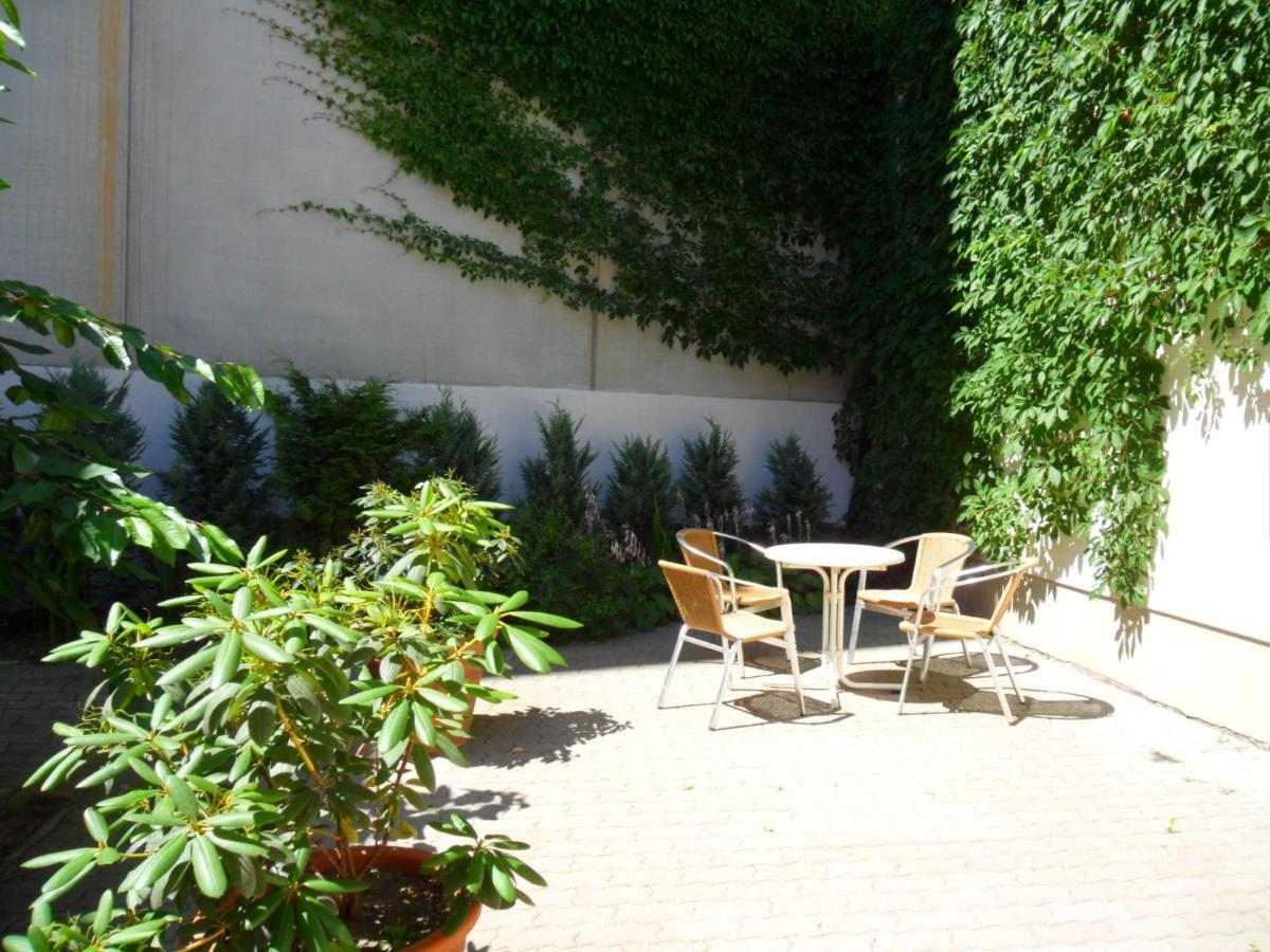 Pension Zum Blumchen Schwerin  Exterior foto